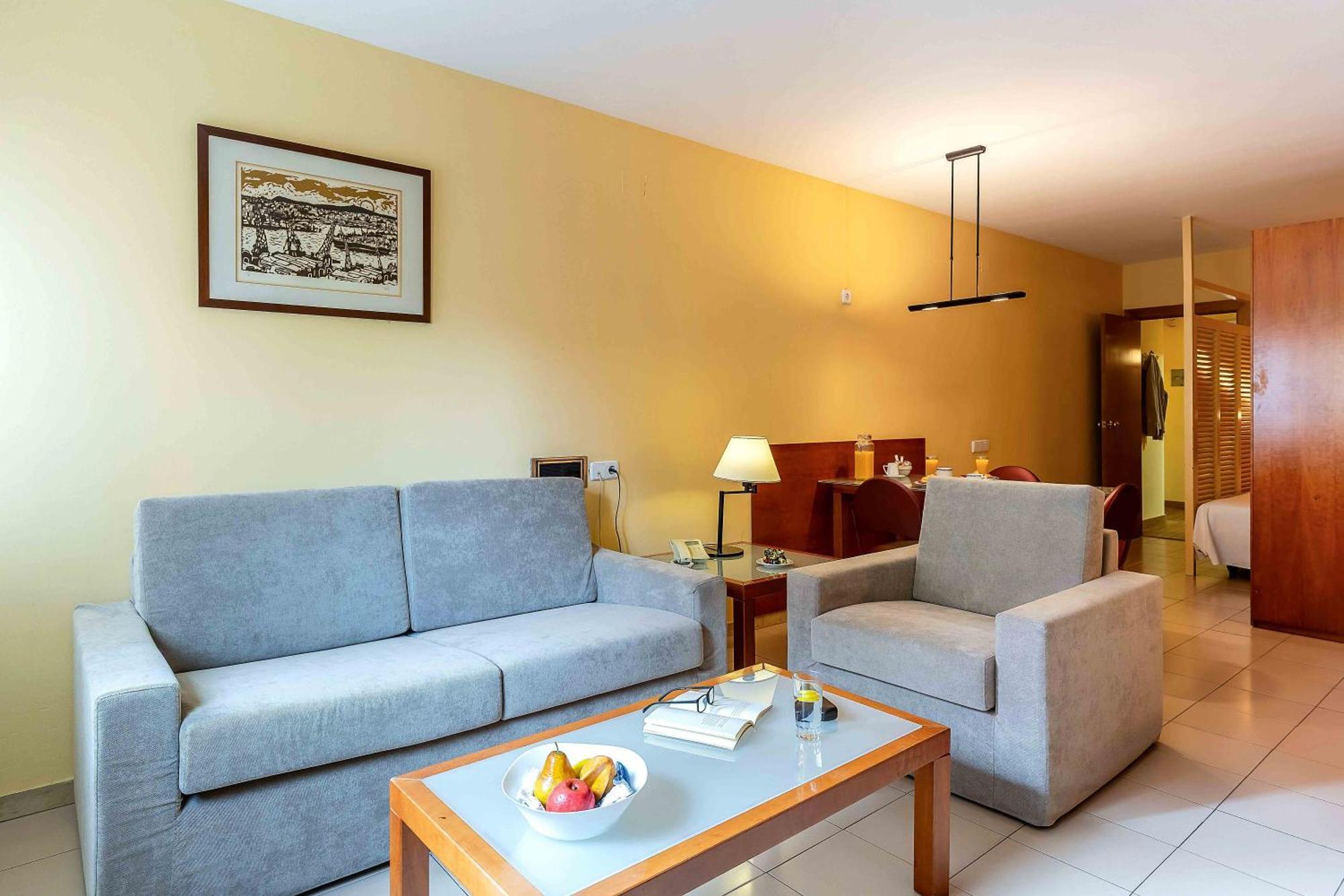 Aparthotel Bertran Barcelone Extérieur photo