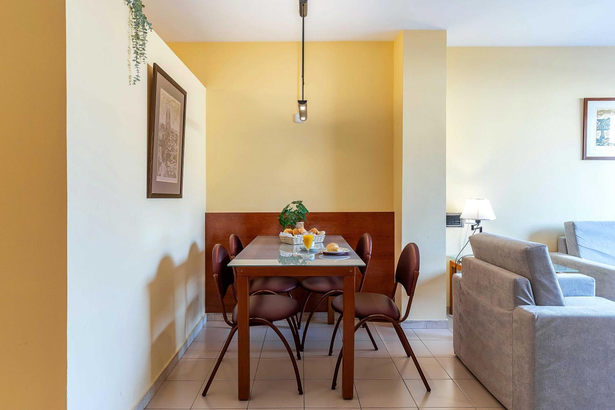 Aparthotel Bertran Barcelone Extérieur photo
